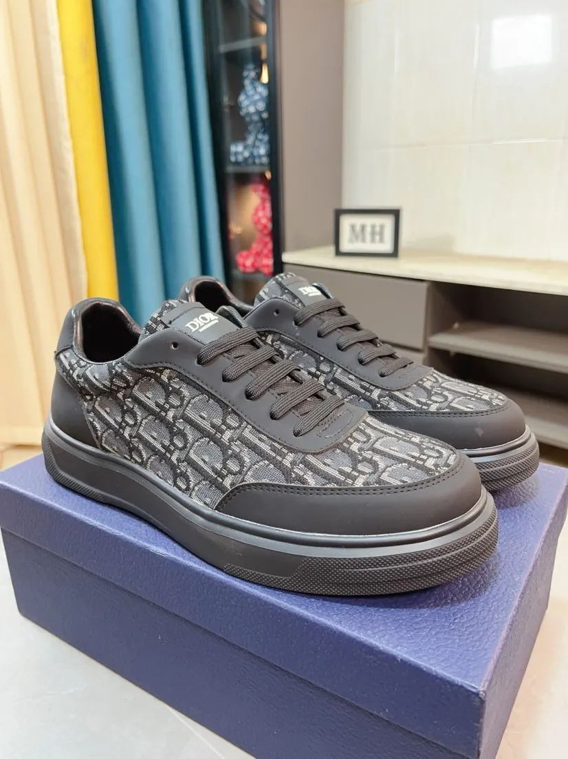 Men's shoes 💰400🌹🌹【Dior】Best-selling official website world premiere 🔝High-end men's shoes brand official website latest series: uppers are made of imported cowhide with special fabrics➕mesh breathable lining. Make walking more convenient and comfortable! Compared with the official quality, Midea’s 1:1 replica. Create a fashionable personality to set off your uniqueness! A must-have for trendy men! Classic style. Men's sizes: 38-44.